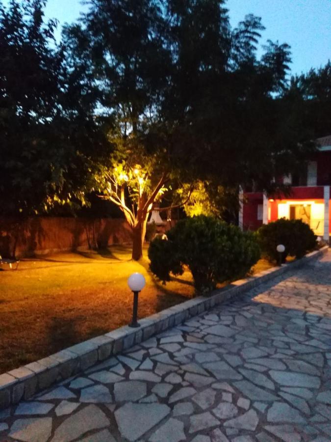 Red Villa Nydri  Exterior photo